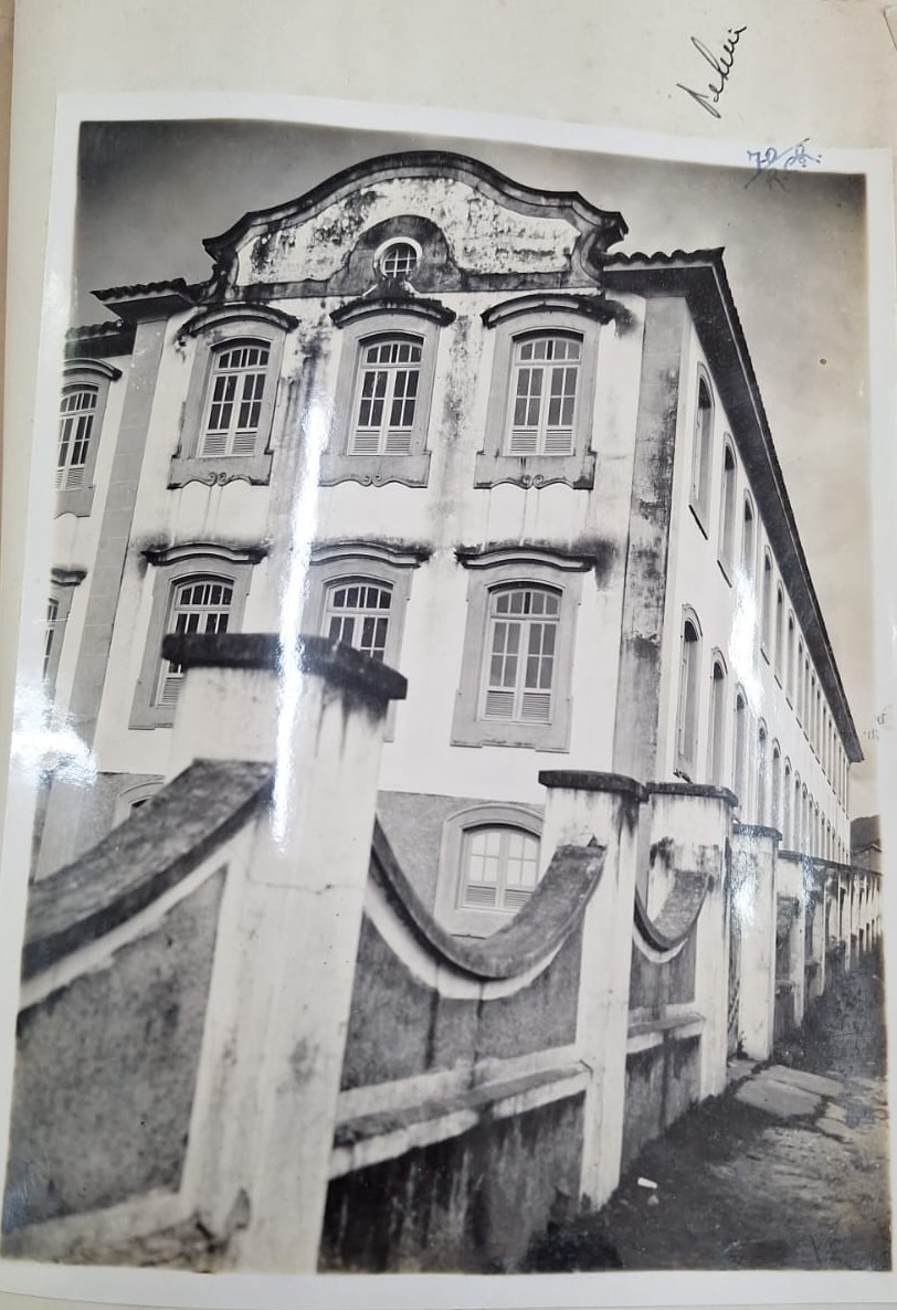 1942 - Ouro Preto - Frontal-Lateral/Rua Alvarenga